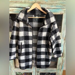 Roots Plaid Shacket in Black and Gray XS Oversized